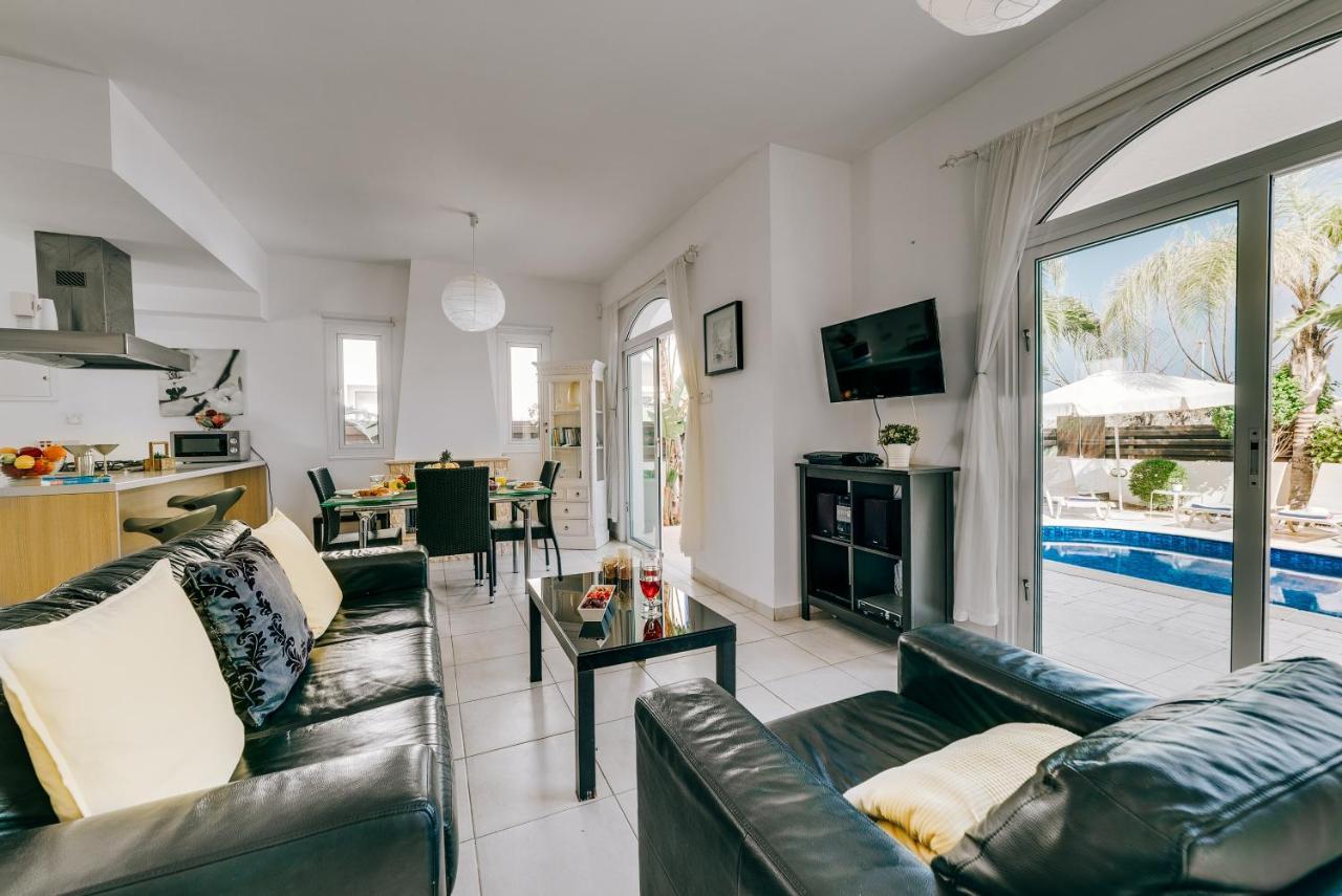 Villa Abbie Paralimni Buitenkant foto